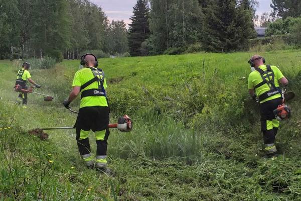 Haitallisten vieraslajien torjuntaa